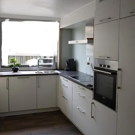 דירה 2br & 1lr Only 15 Mins To Gravensteen Castle