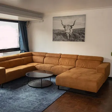 2br & 1lr Only 15 Mins To Gravensteen Castle דירה